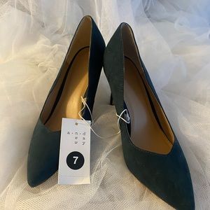 Velvet Green Dress Shoes - Size 7